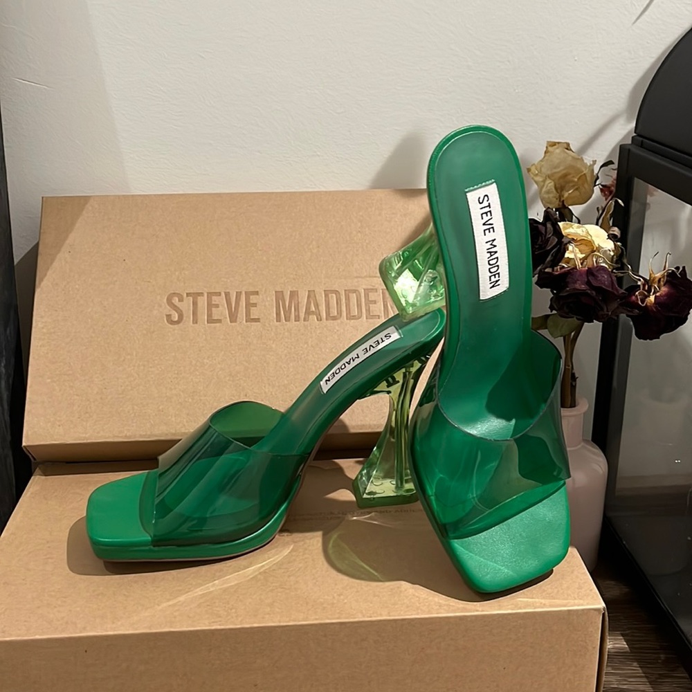 Lipa Steve Madden